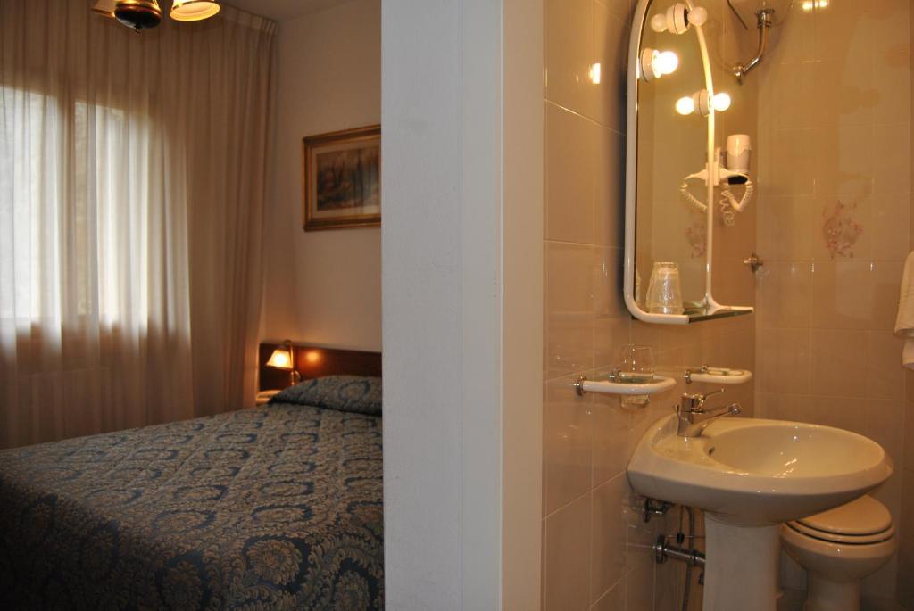 Hotel Archimede Reggello Zimmer foto
